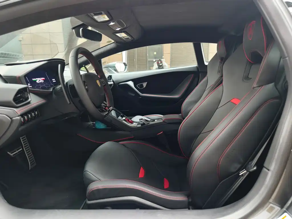 LAMBORGHINI HURACÁN