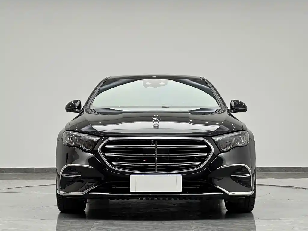 Mercedes-Benz E-Class — миниатюра 2