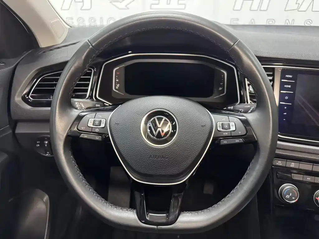 VOLKSWAGEN T ROC EXPLORING SONGS