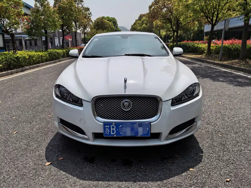 Jaguar XF 2013
