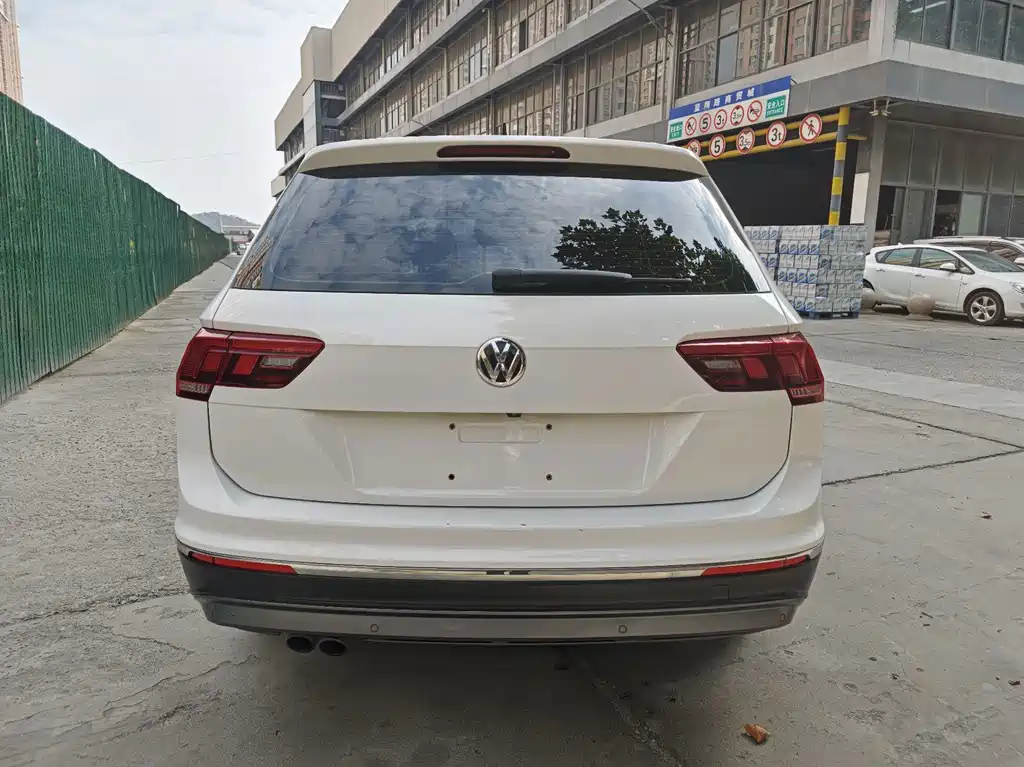 Volkswagen Tiguan L — миниатюра 5
