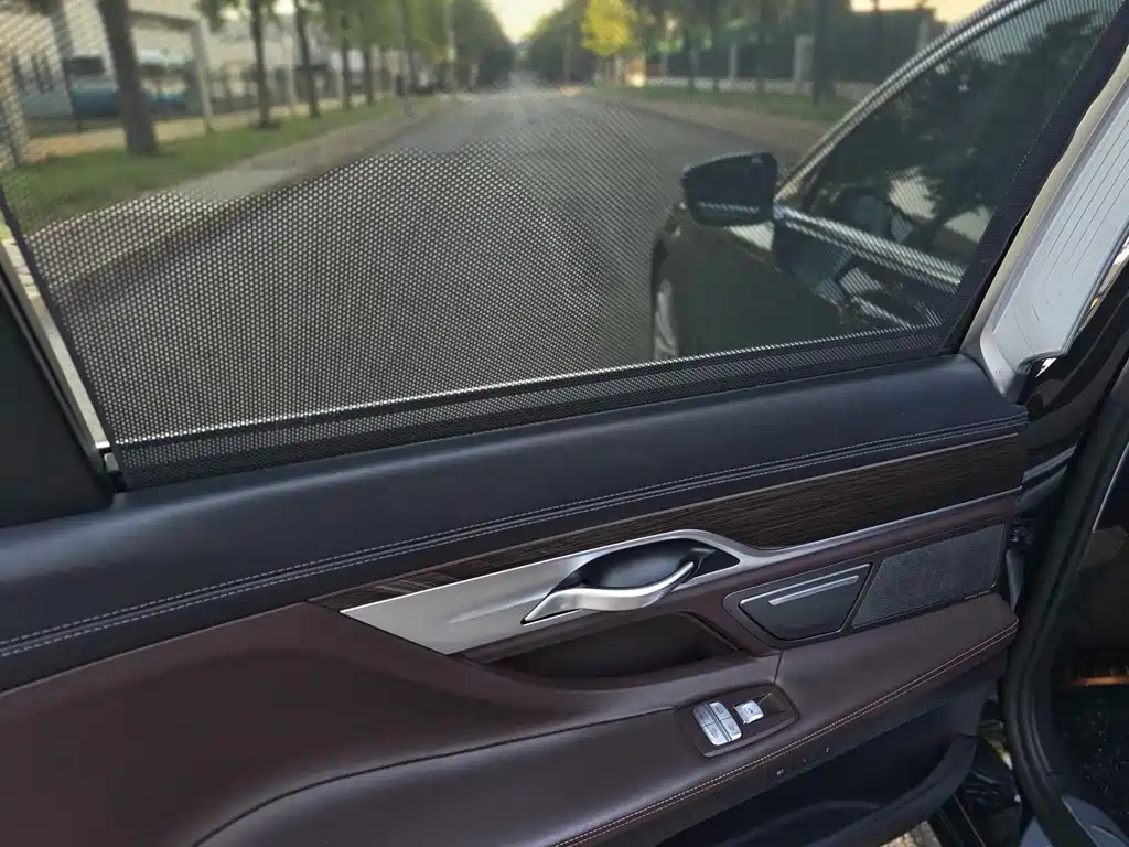 BMW 7 Series — миниатюра 20