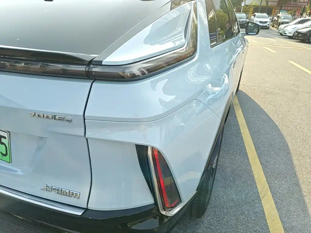 Cadillac Lyriq — миниатюра 8