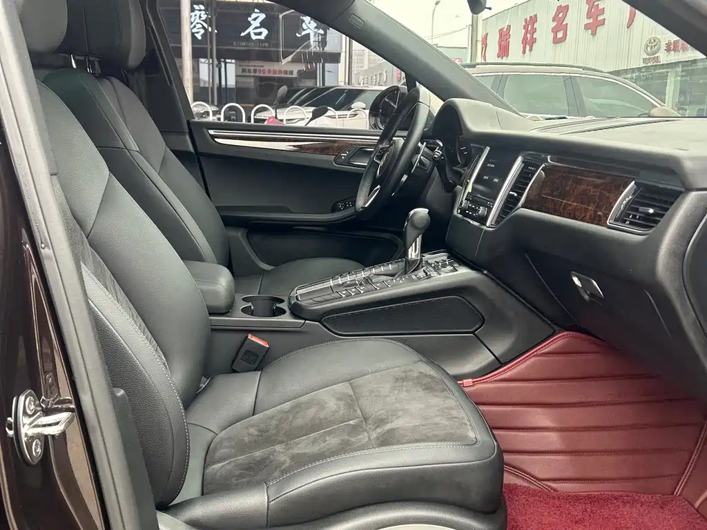 Porsche Macan — миниатюра 6