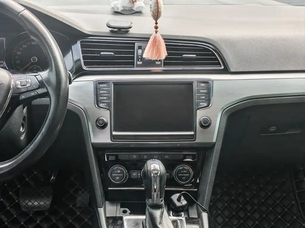 Volkswagen Lamando — миниатюра 8