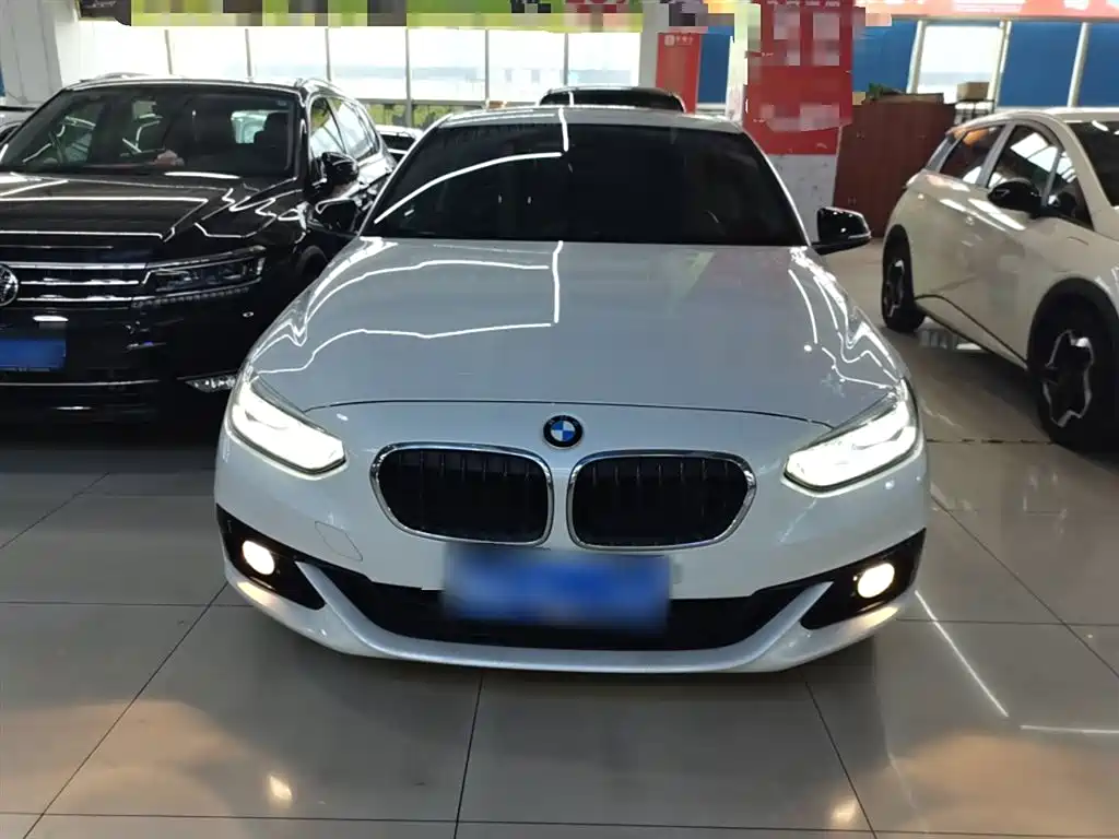 BMW  1 SERIES