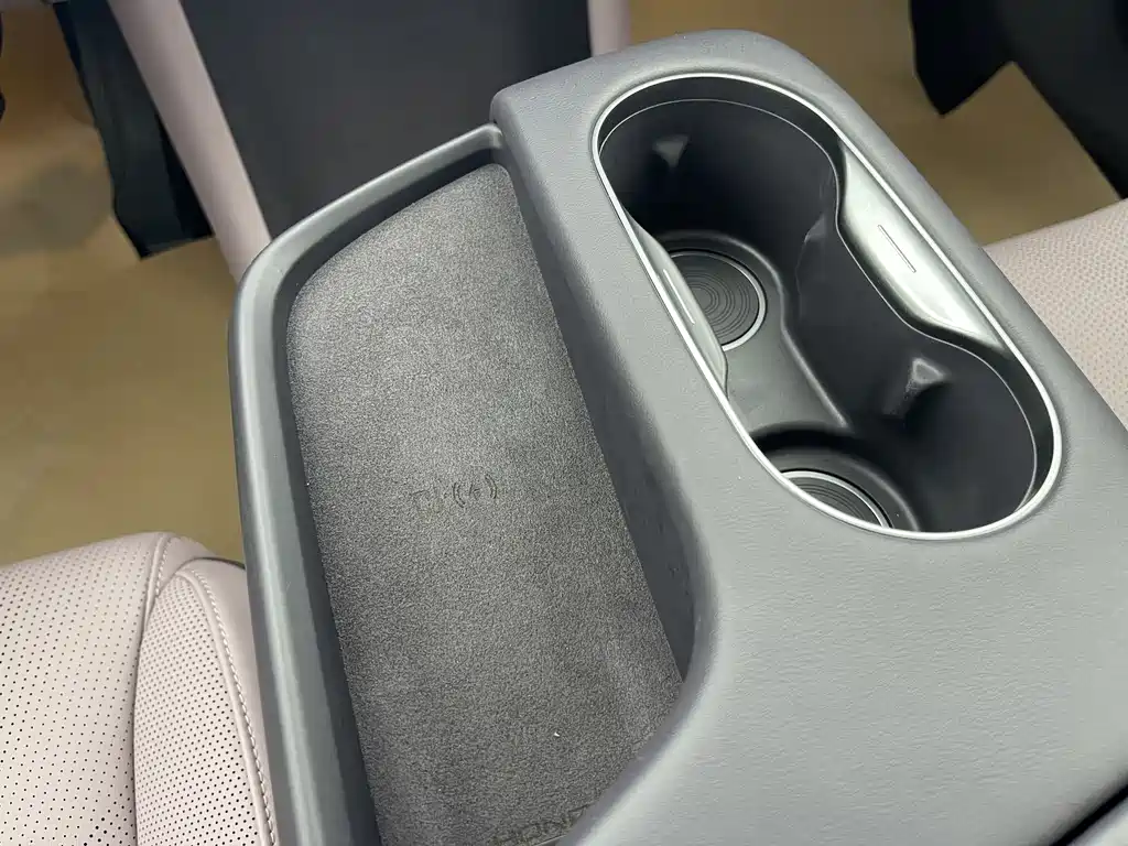 Hongqi HONGQI TIANGONG 05