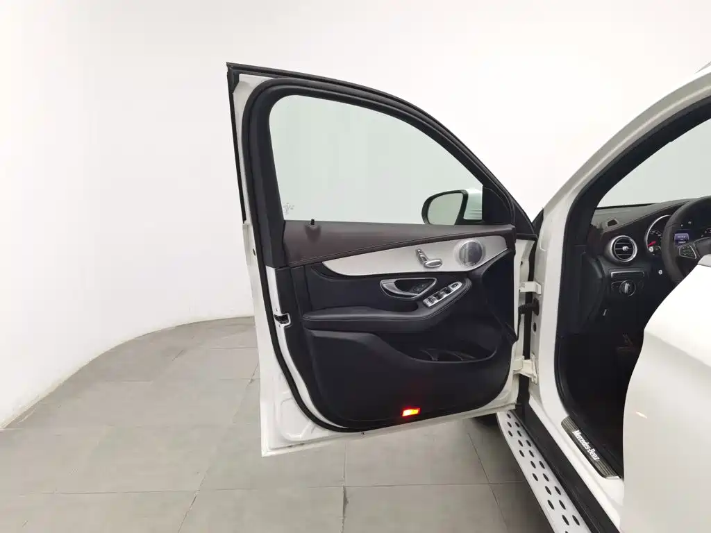 Mercedes-Benz GLC — миниатюра 8