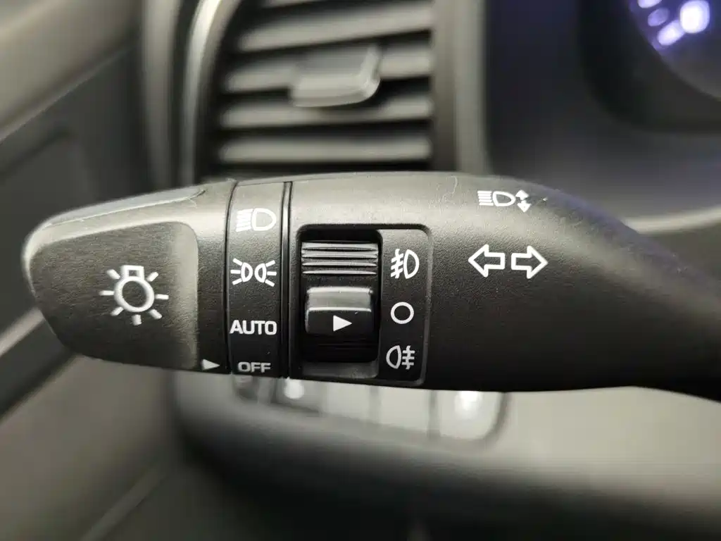 Hyundai Elantra — миниатюра 21