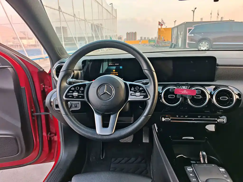 Mercedes-Benz A-Class — миниатюра 12
