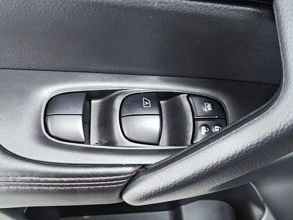 Nissan Qashqai — миниатюра 9