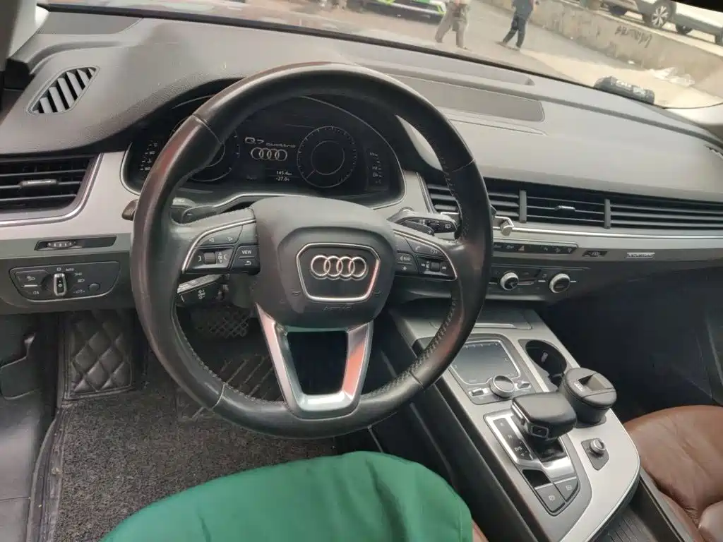 Audi Q7 — миниатюра 6