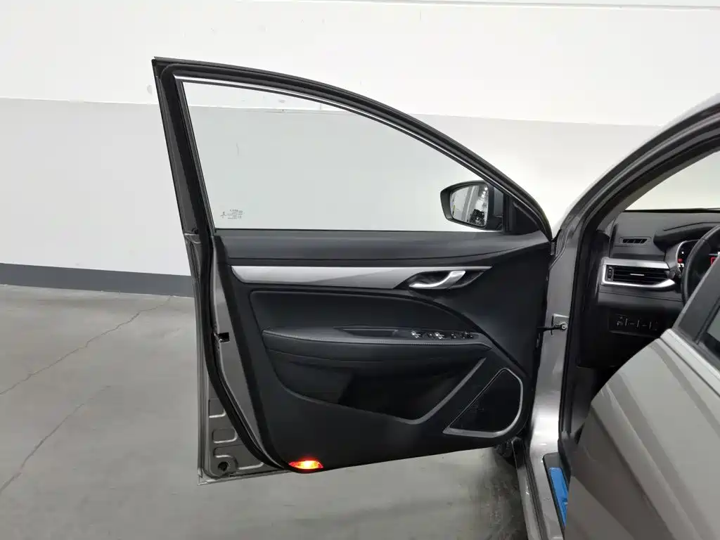 Geely Emgrand — миниатюра 8
