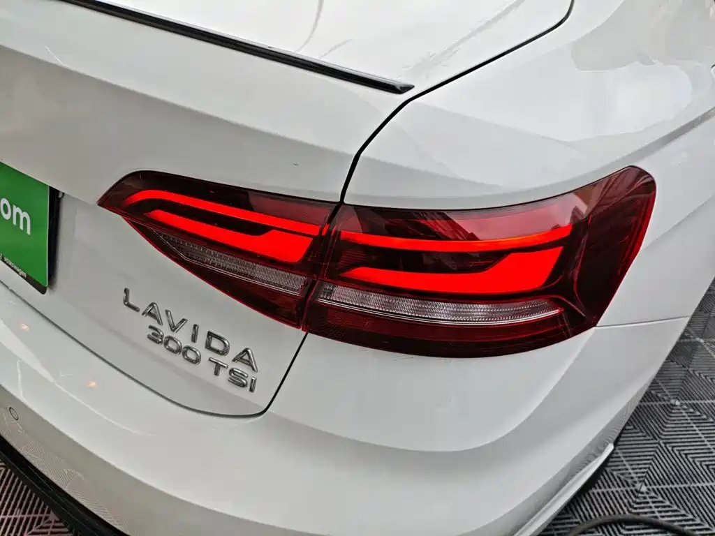 Volkswagen Lavida — миниатюра 8
