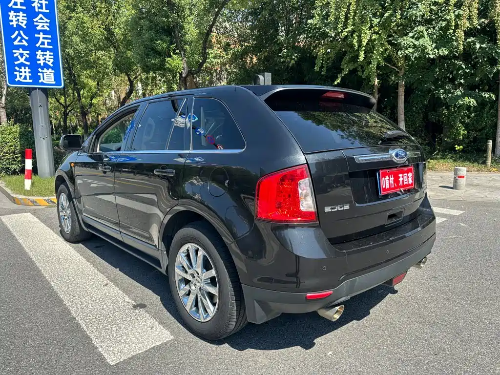 Ford Edge (Import) — миниатюра 5
