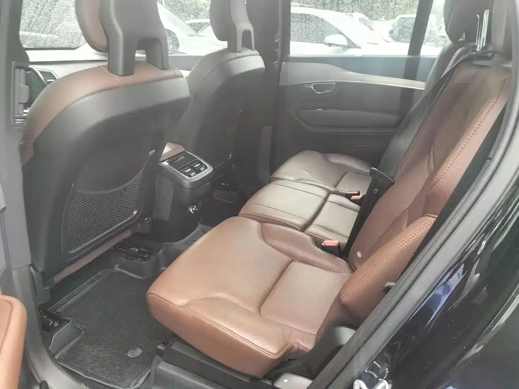 Volvo XC90 — миниатюра 7