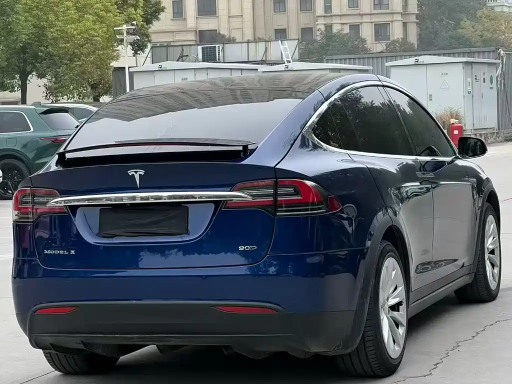 TESLA MODEL X