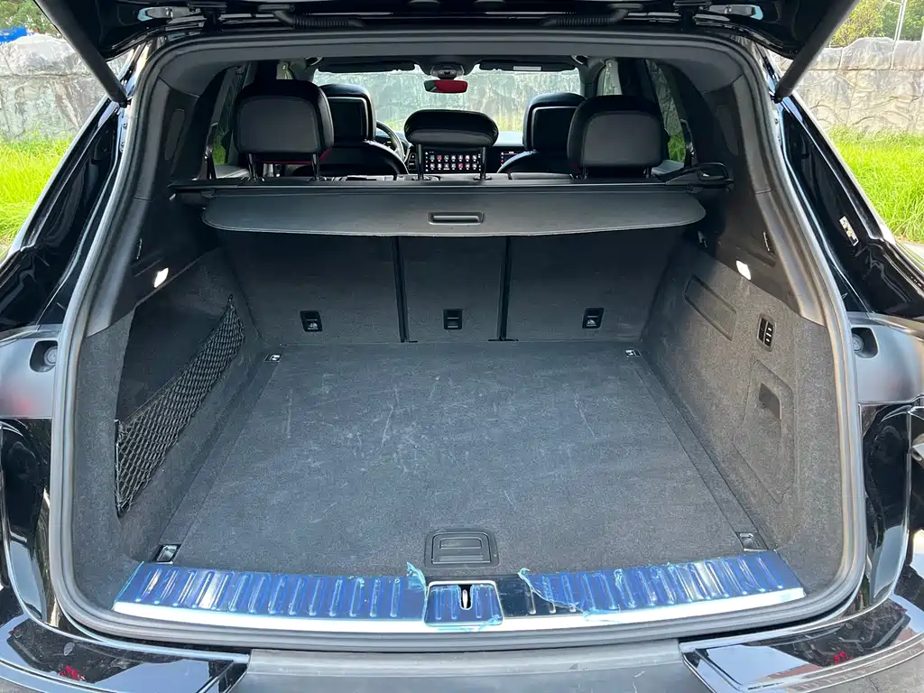 Porsche Cayenne — миниатюра 24
