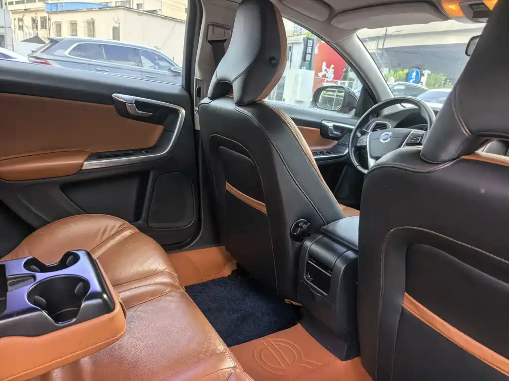 Volvo S60 — миниатюра 10