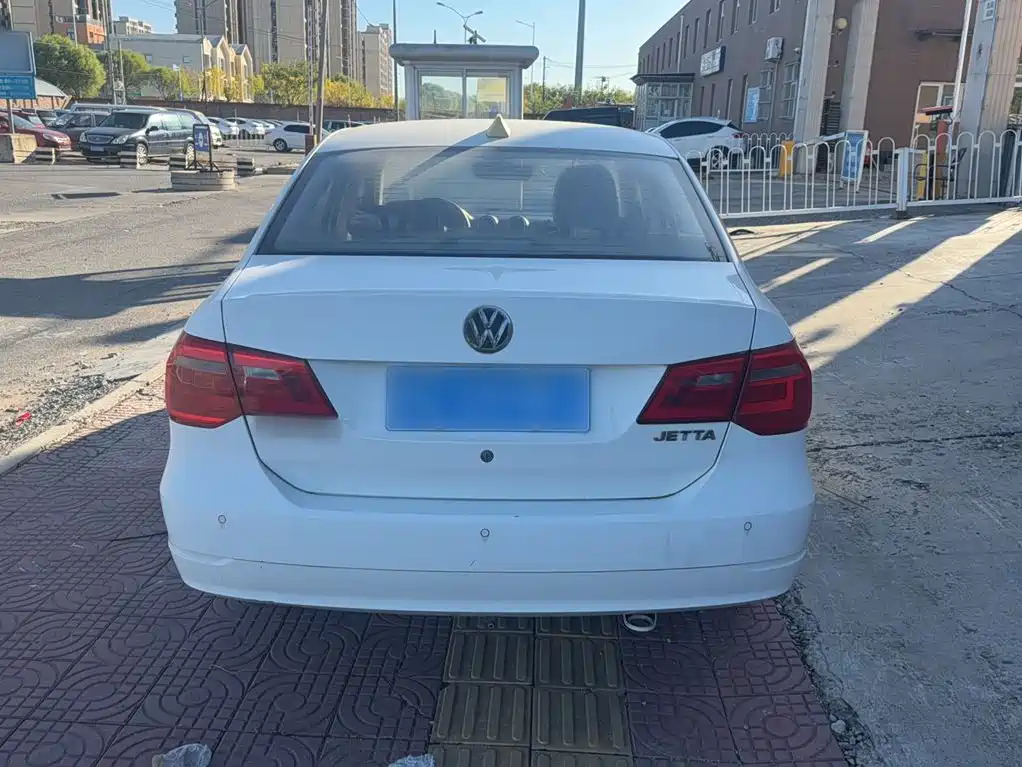 Volkswagen Jetta — миниатюра 25