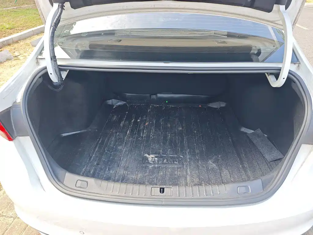 Buick Verano — миниатюра 12