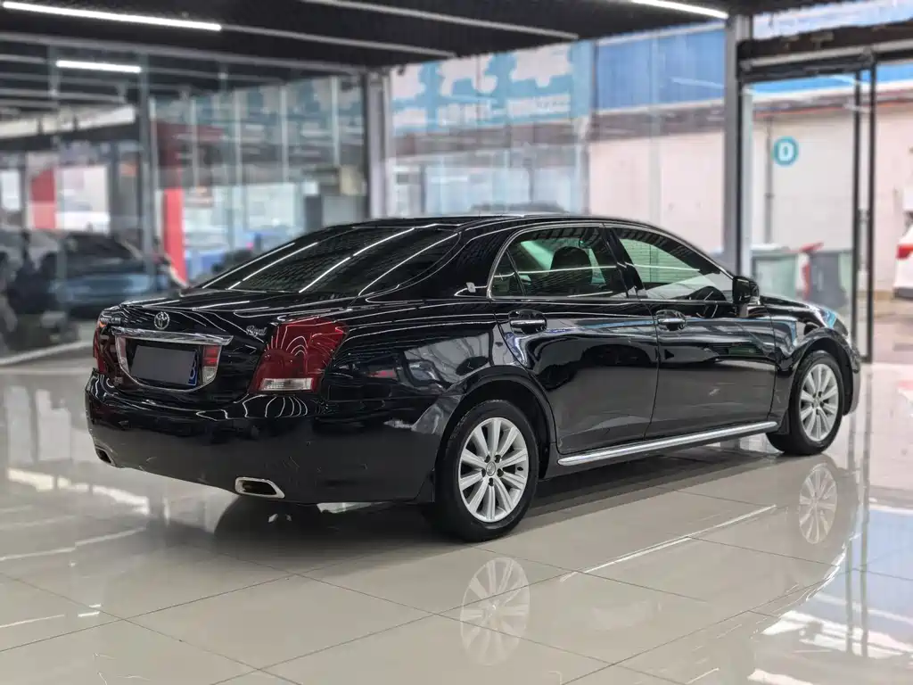 Toyota Crown 2010 2.5L Royal