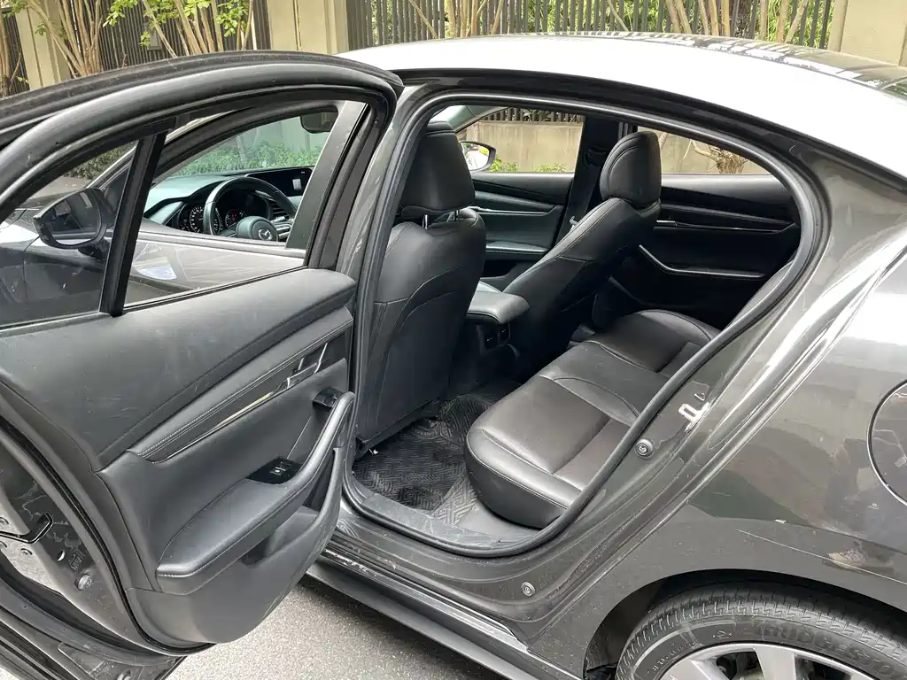 Mazda 3 Axela — миниатюра 11