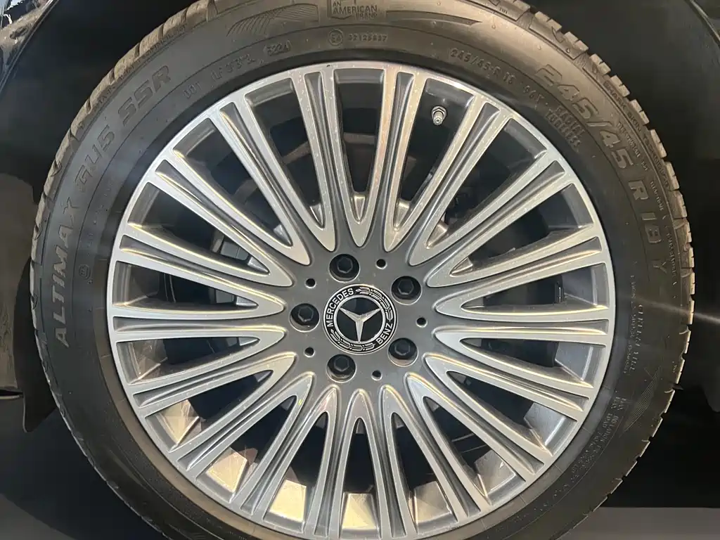 MERCEDES-BENZ E CLASS