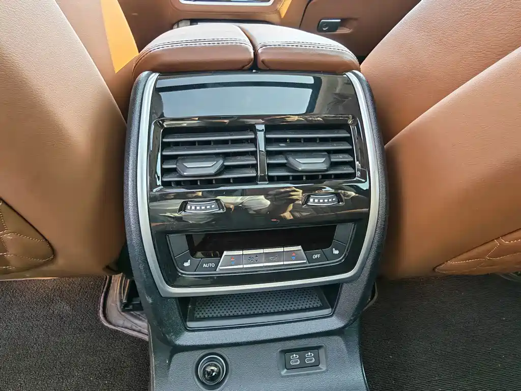 BMW X7 — миниатюра 14