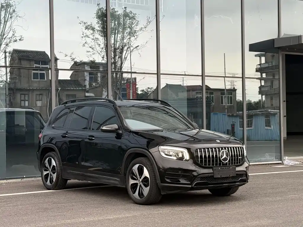 MERCEDES-BENZ  GLB