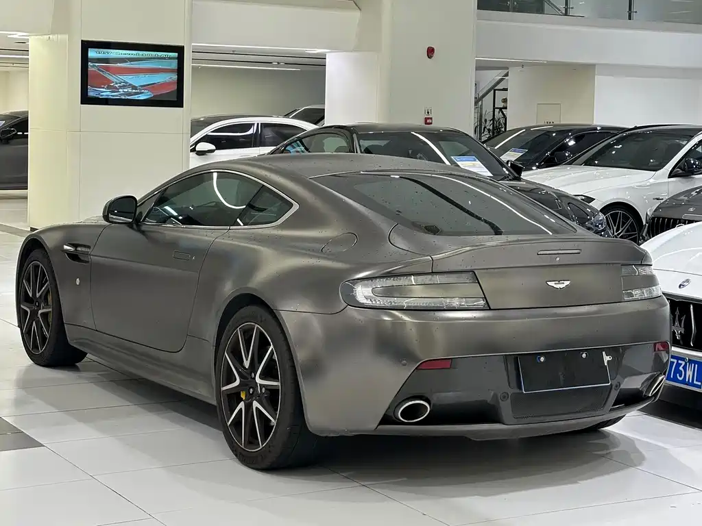 Aston Martin V8 Vantage — миниатюра 13