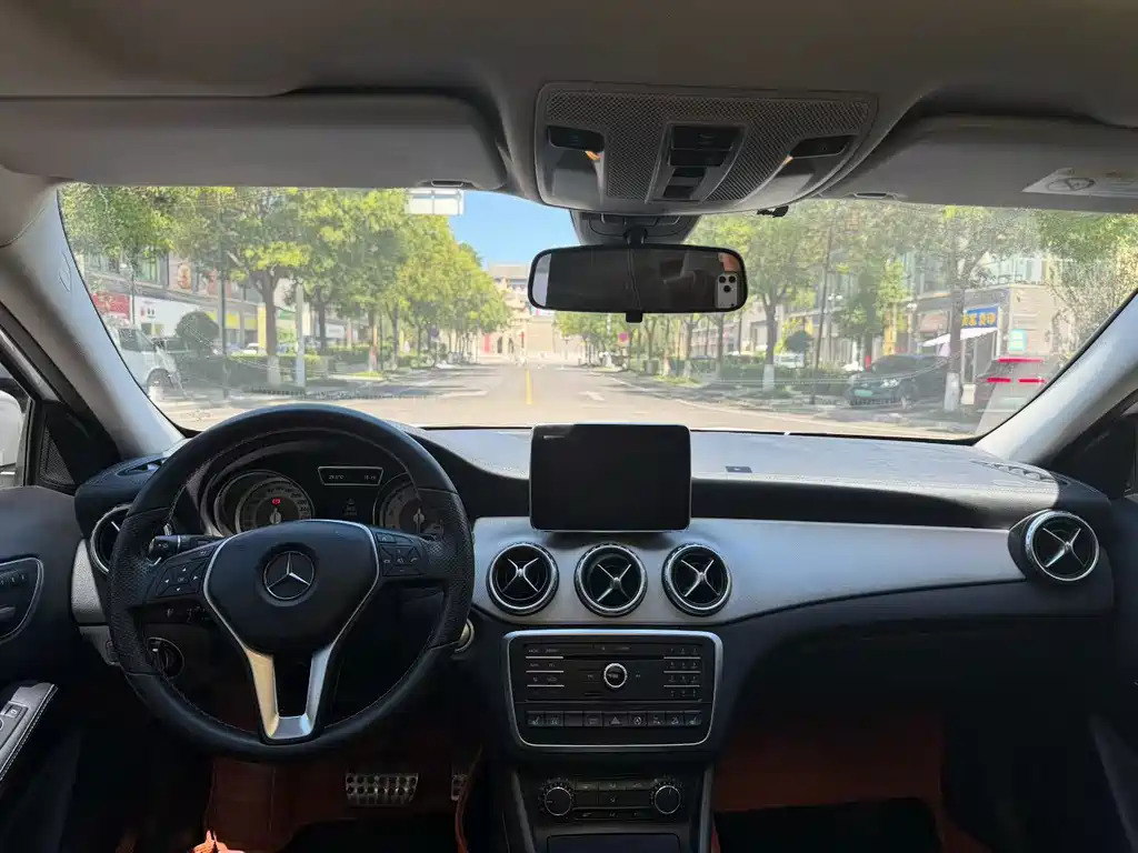 Mercedes-Benz GLA — миниатюра 5