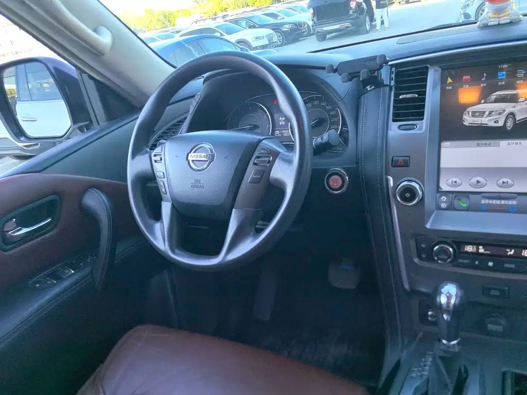 Nissan Patrol — миниатюра 6