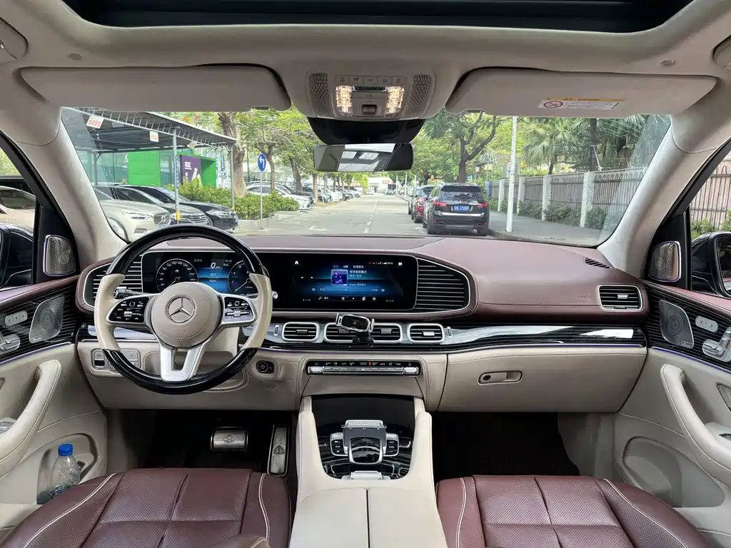 Mercedes-Benz GLS — миниатюра 23
