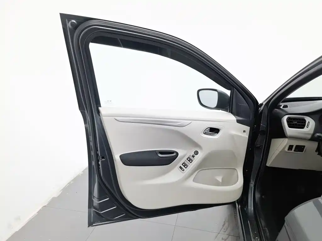 Citroen Elysee — миниатюра 8