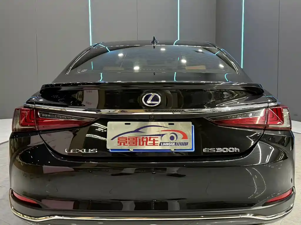 Lexus ES — миниатюра 7