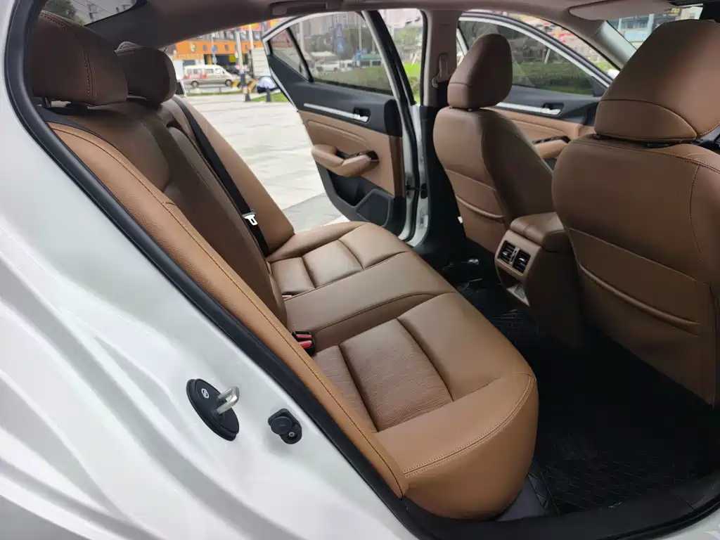 Nissan Teana — миниатюра 11
