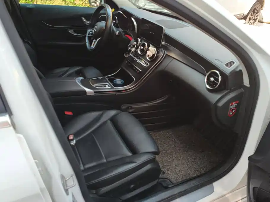 Mercedes-Benz C-Class — миниатюра 8