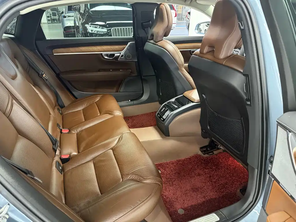 Volvo S90 — миниатюра 8