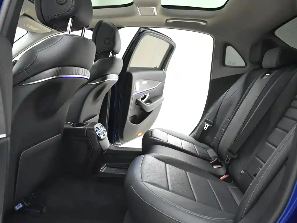 Mercedes-Benz E-Class — миниатюра 7