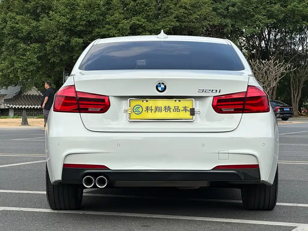 BMW  3 SERIES