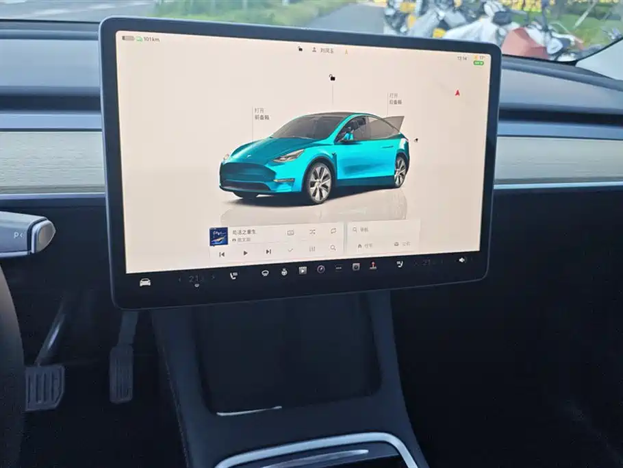TESLA MODEL Y