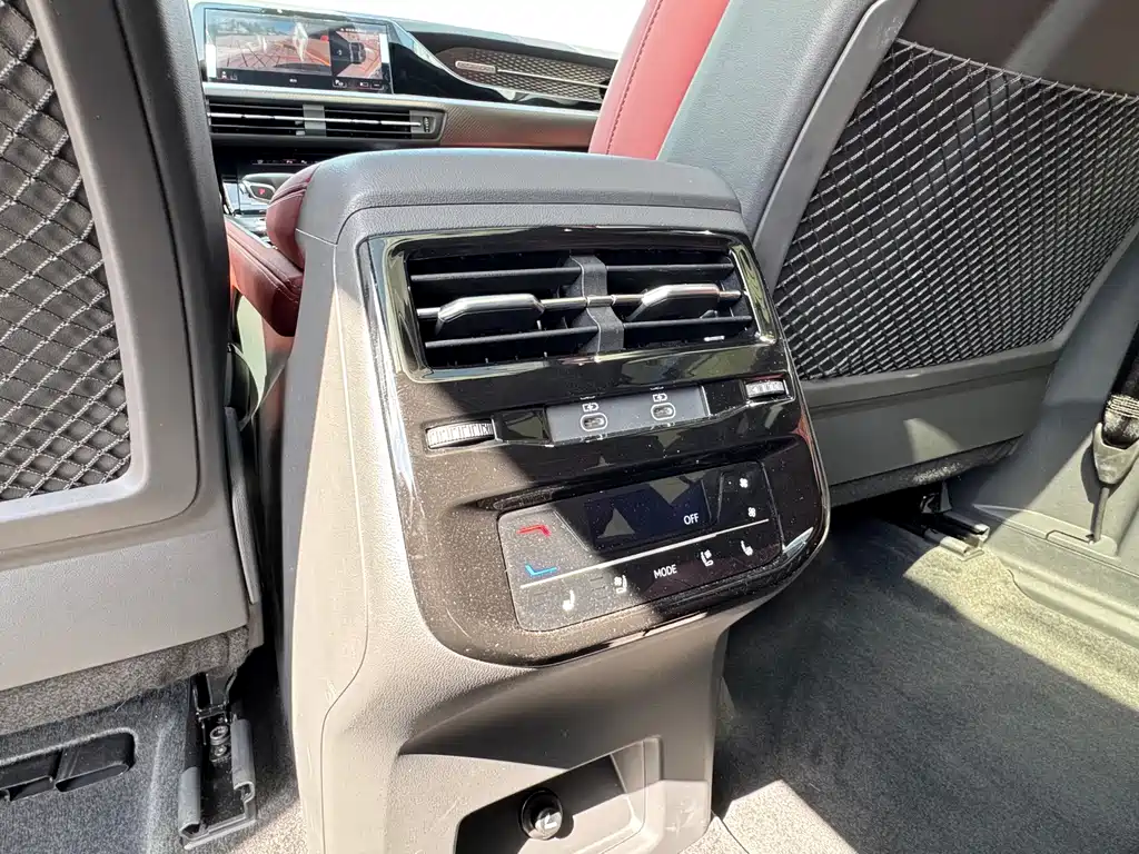 Audi Q6 — миниатюра 16