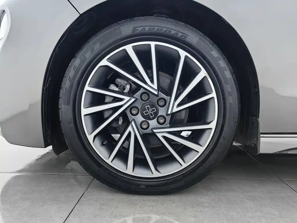 Lynk & Co 03 — миниатюра 17