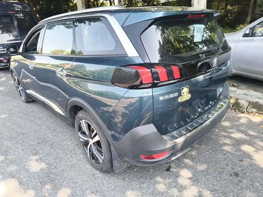Peugeot 5008 — миниатюра 5