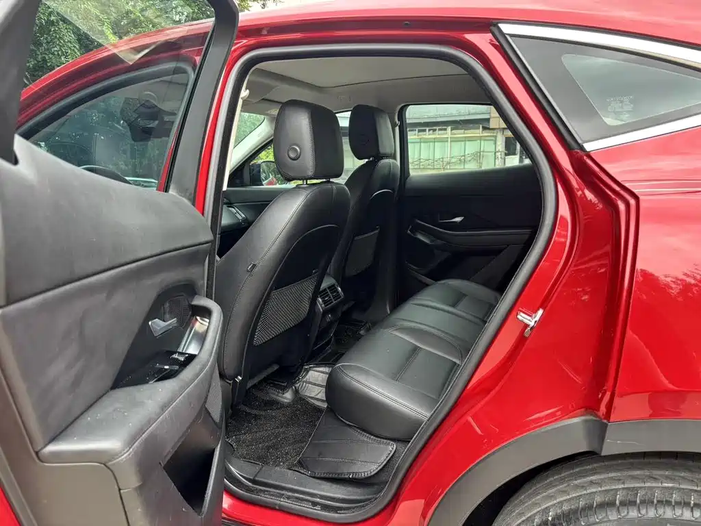 Jaguar E-PACE — миниатюра 5