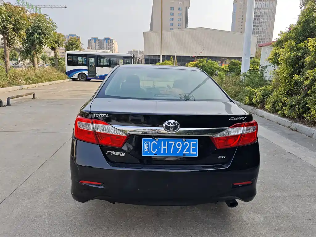 Toyota Camry — миниатюра 8