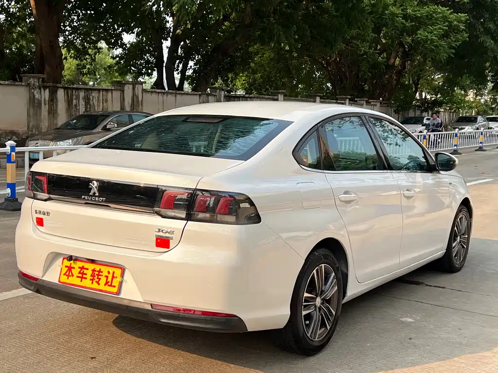 Peugeot 308 — миниатюра 7