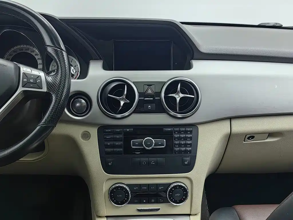 Mercedes-Benz GLK-Class — миниатюра 12