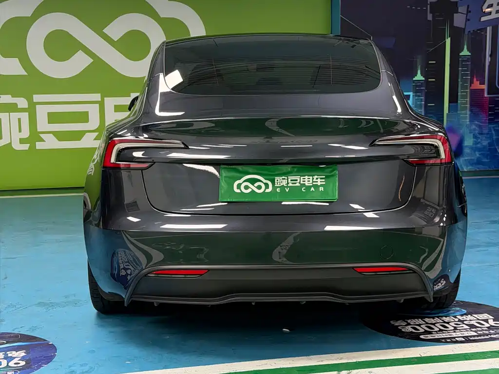 Tesla Model 3 — миниатюра 13